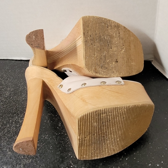 Luichiny White Leather Wood Platform Heels - Picture 9 of 9
